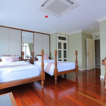 Hiranyakul House Hotel Bangkok Ngoại thất bức ảnh